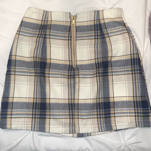 Francesca’s Blue Rain Plaid Mini Skirt - Picture 3 of 6